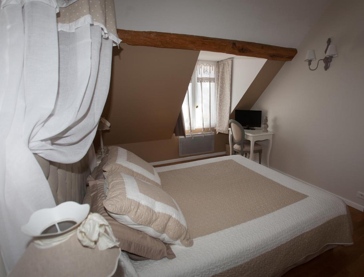 Bed and Breakfast Les Jarrieres Dame-Marie-les-Bois Экстерьер фото