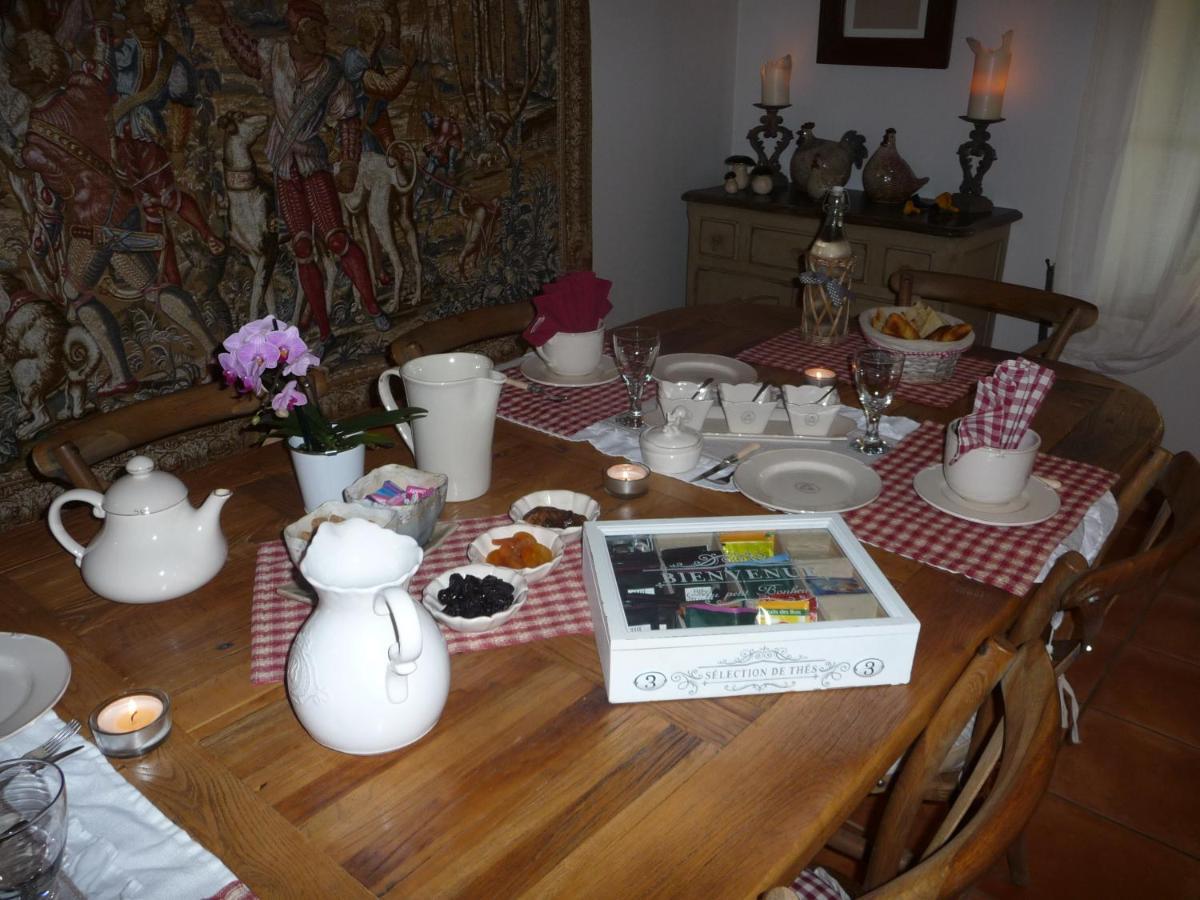 Bed and Breakfast Les Jarrieres Dame-Marie-les-Bois Экстерьер фото
