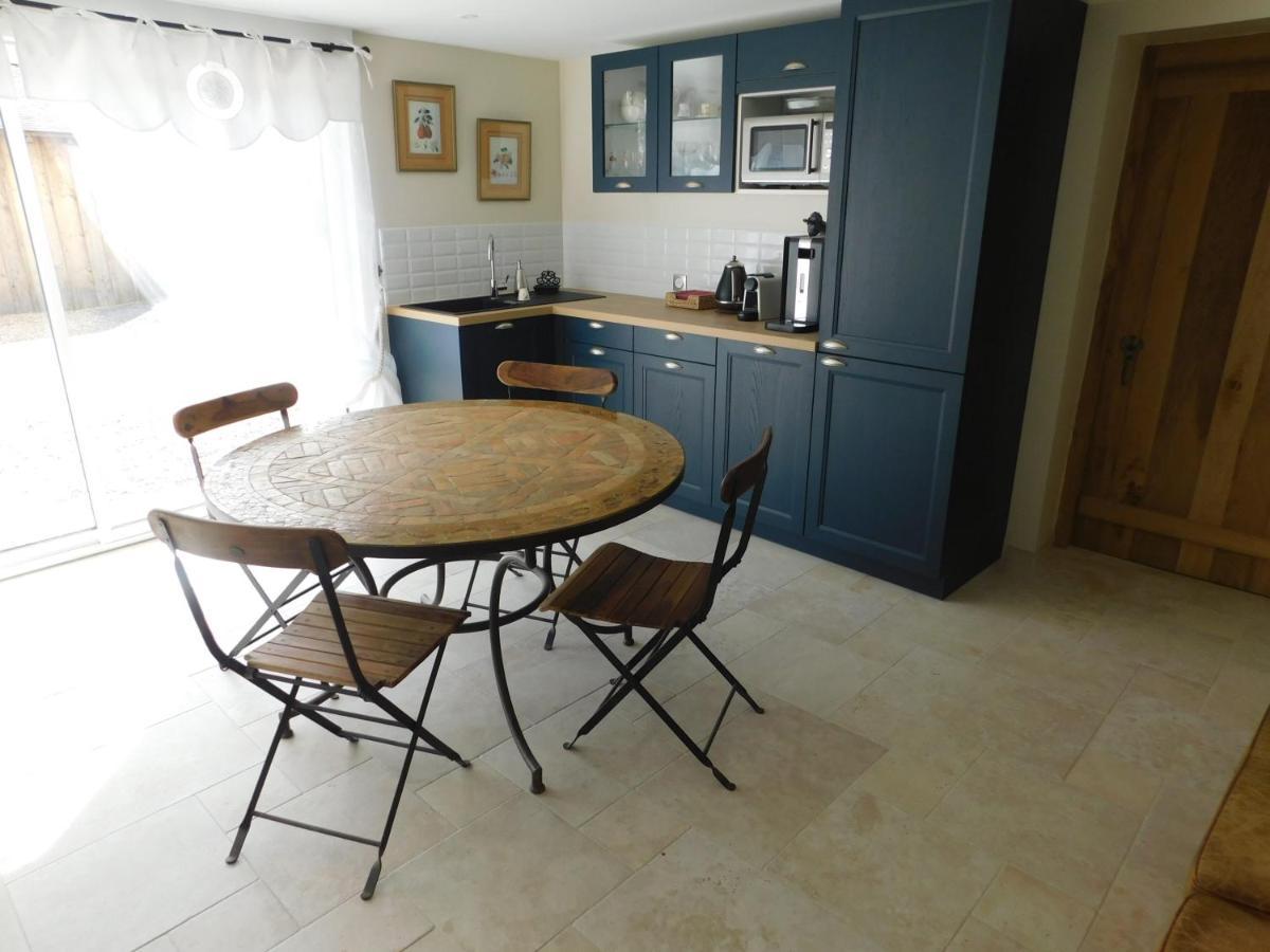 Bed and Breakfast Les Jarrieres Dame-Marie-les-Bois Экстерьер фото