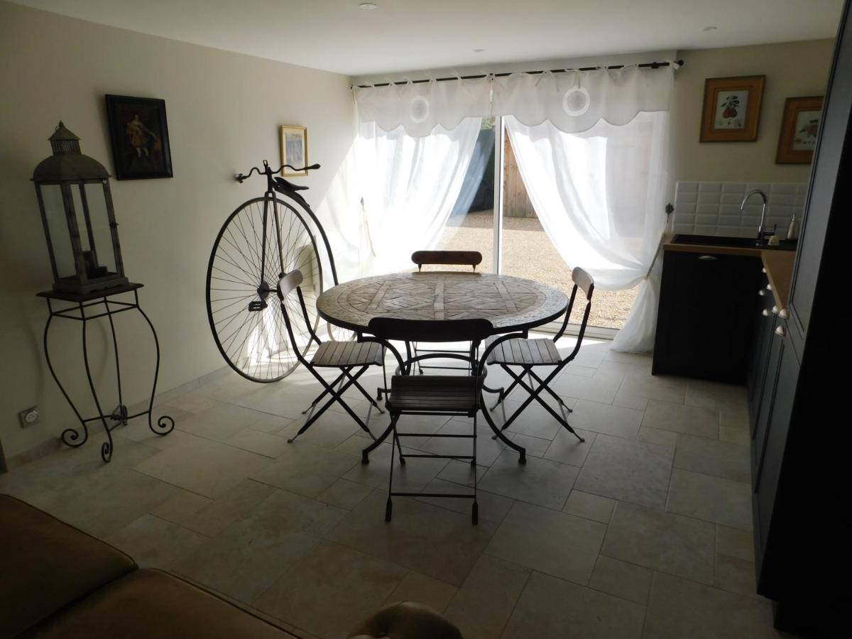 Bed and Breakfast Les Jarrieres Dame-Marie-les-Bois Экстерьер фото